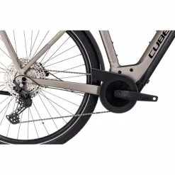Vélo De Randonnée Électrique CUBE KATHMANDU HYBRID PRO 750 DIAMANT Gris/Brun 2023 21 Vélo De Randonnée Électrique CUBE KATHMANDU HYBRID PRO 750 DIAMANT Gris/Brun 2023 -France Vélo Soldes 2023 Cube Kathmandu Hybrid Pro 750 grau5B600x6005D 21